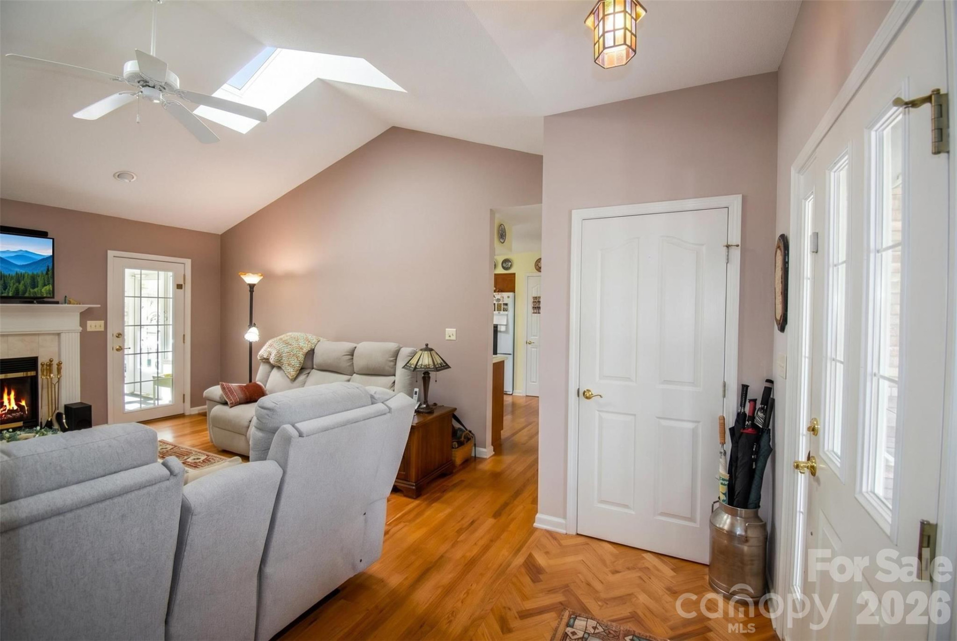 548 Thunder Road - Photo 7