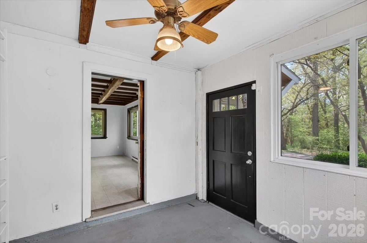 209 Edgewood Drive - Photo 3