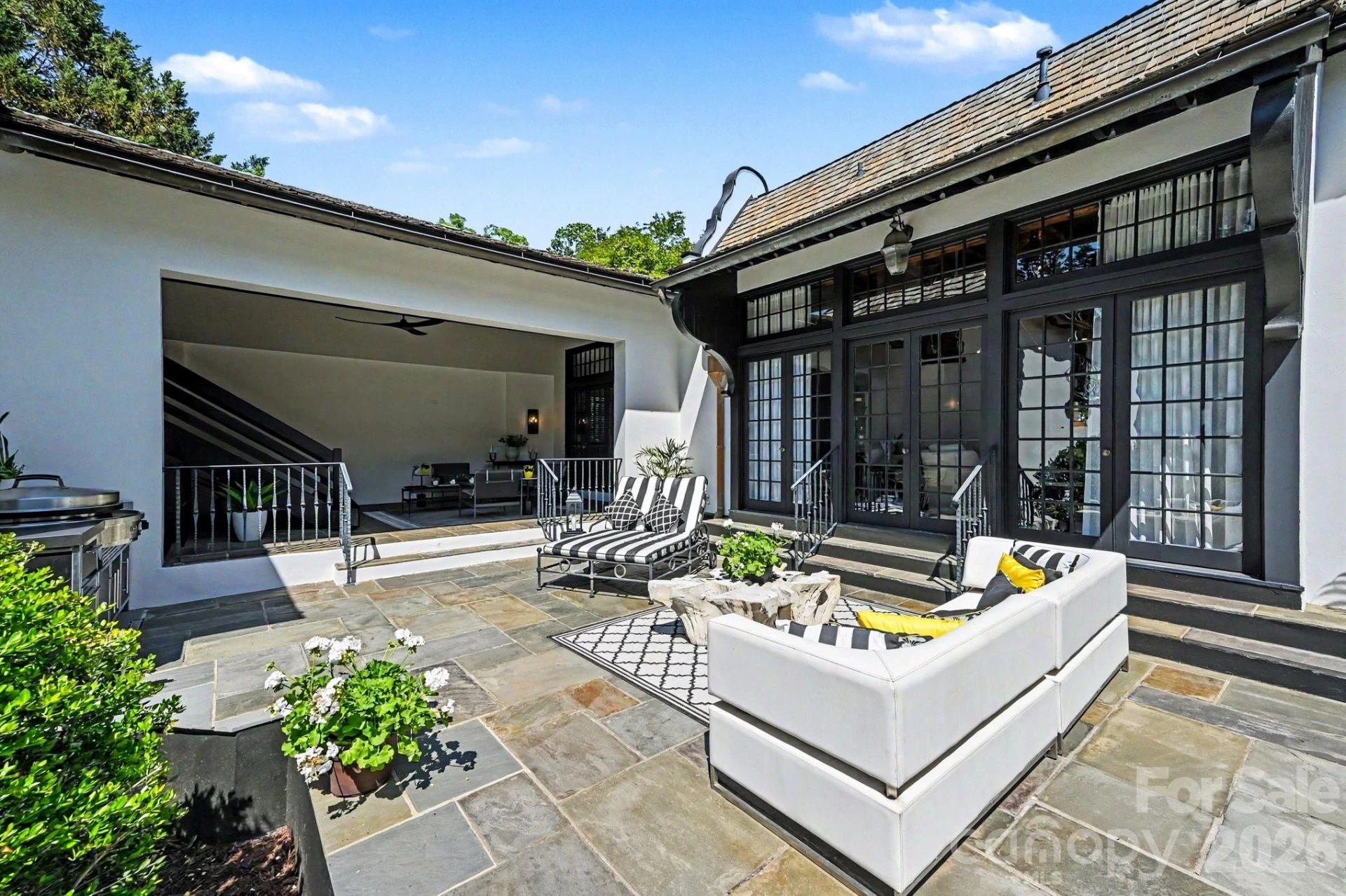 1516 Queens Road - Photo 32