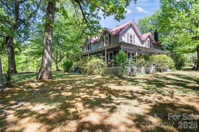 283 Constant Lane, Columbus, NC, 28722