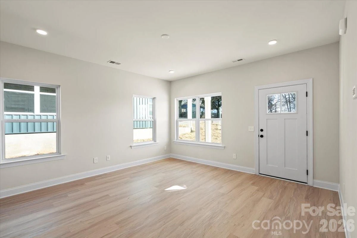 1562 7th Avenue Drive - Photo 2