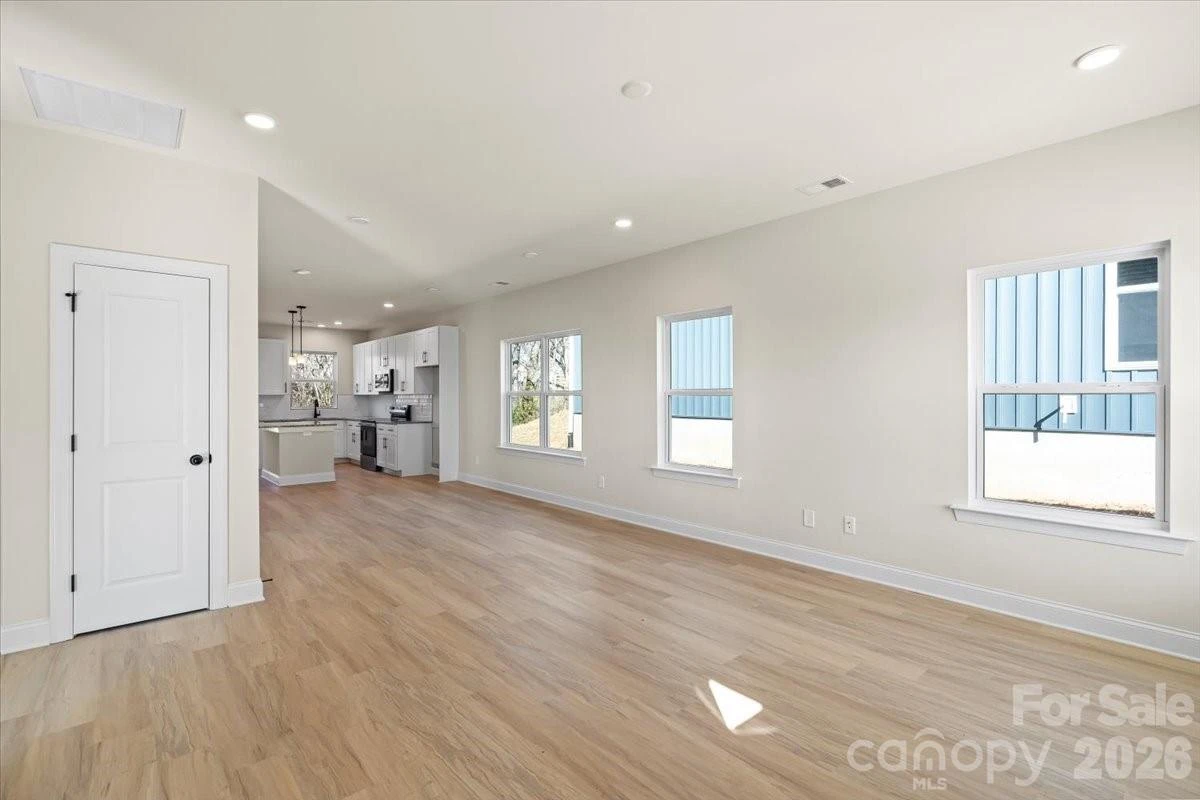 1562 7th Avenue Drive - Photo 6