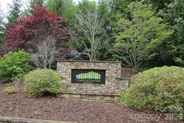 64 Longspur Lane, Asheville, NC, 28804