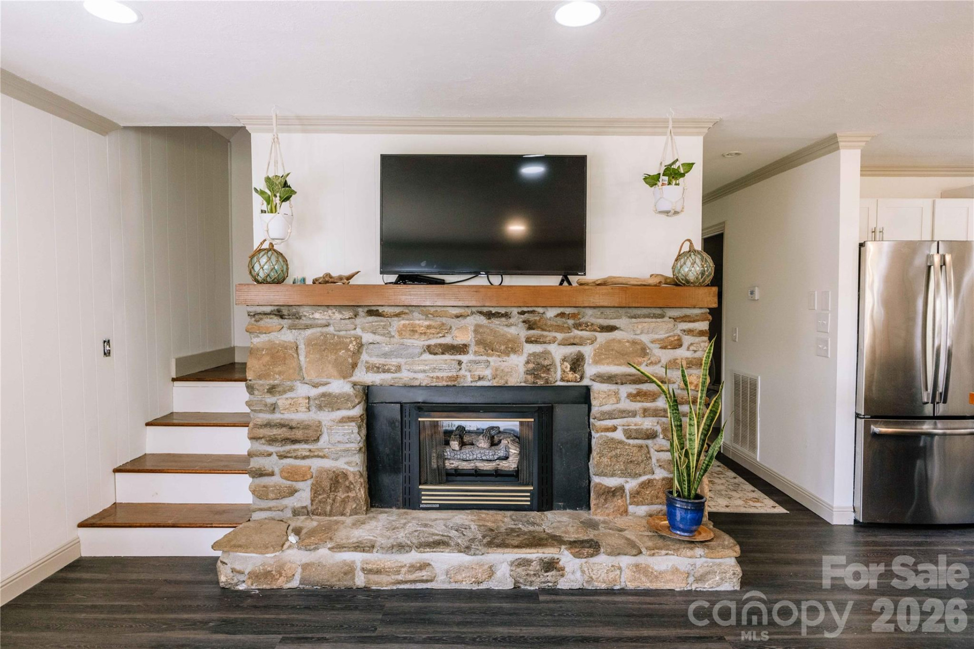 919 Country Club Drive - Photo 18