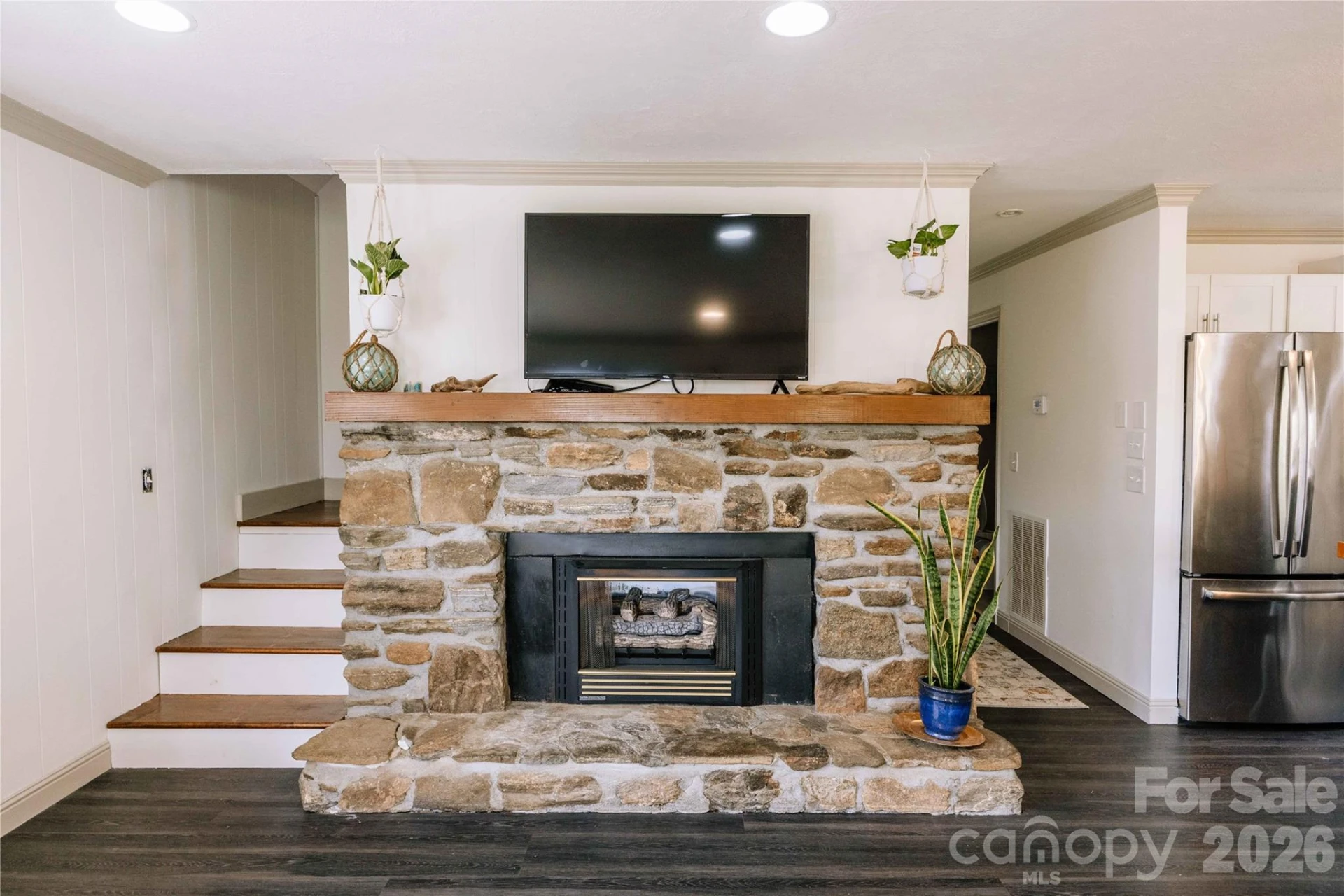 919 Country Club Drive - Photo 18