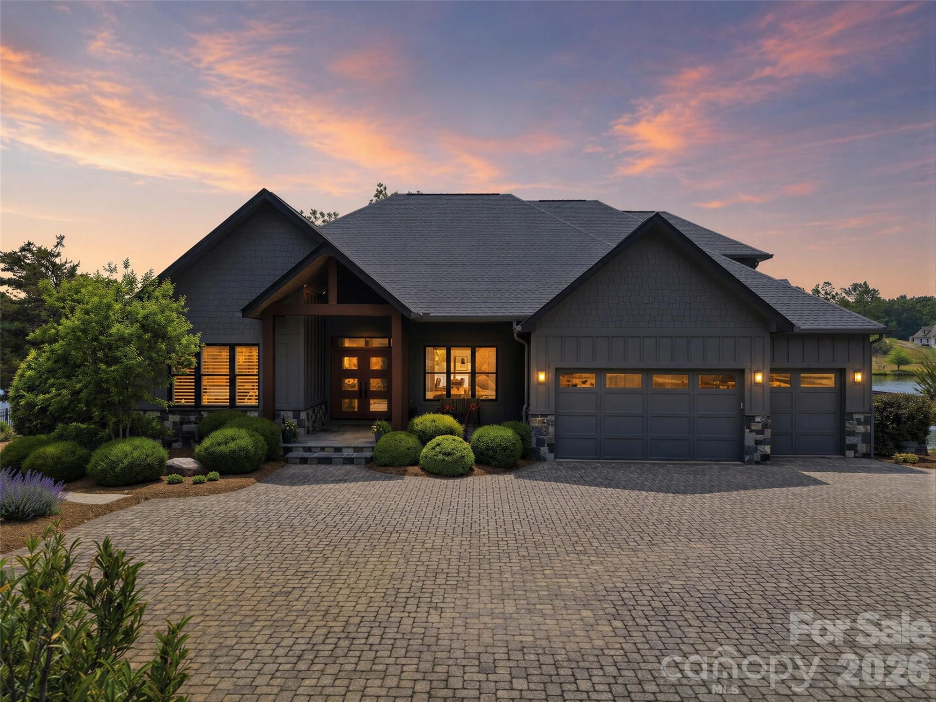 984 Mapleton Lane