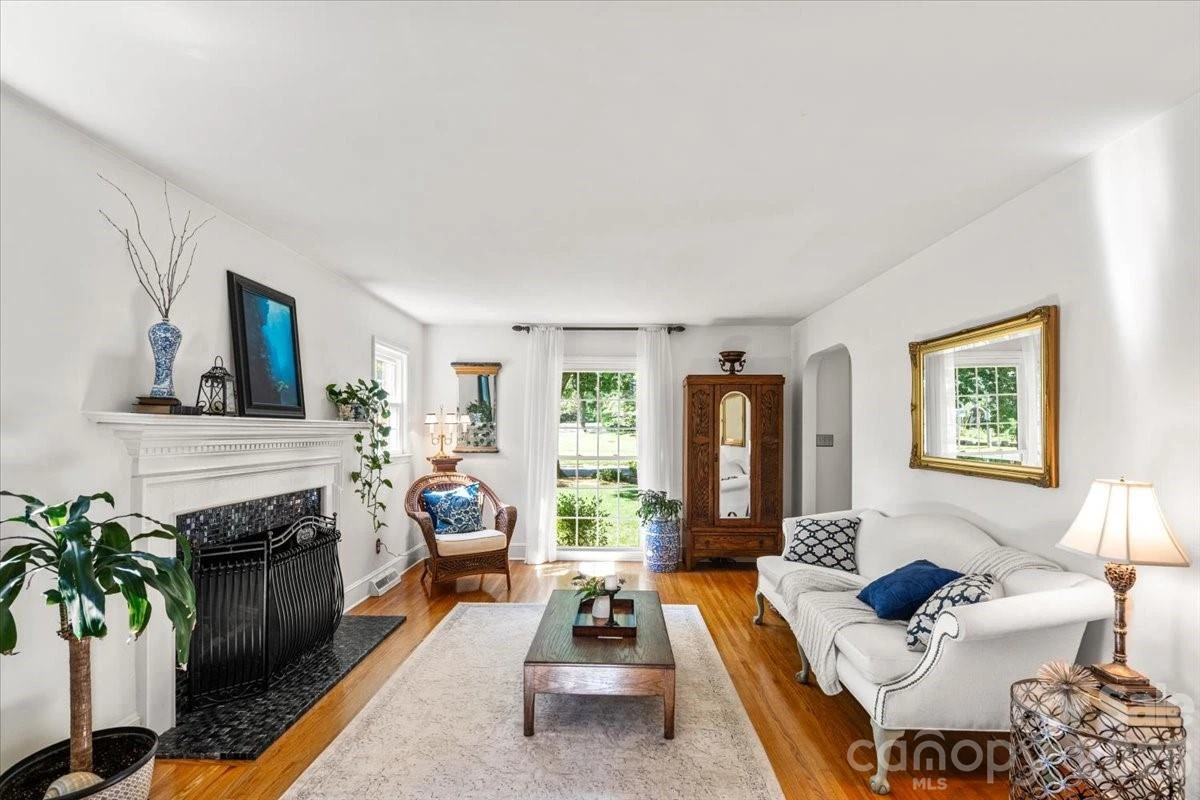 1745 Wensley Drive - Photo 4