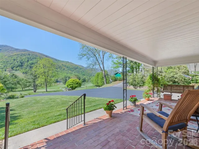 9 Golfview Drive, Maggie Valley, NC, 28751