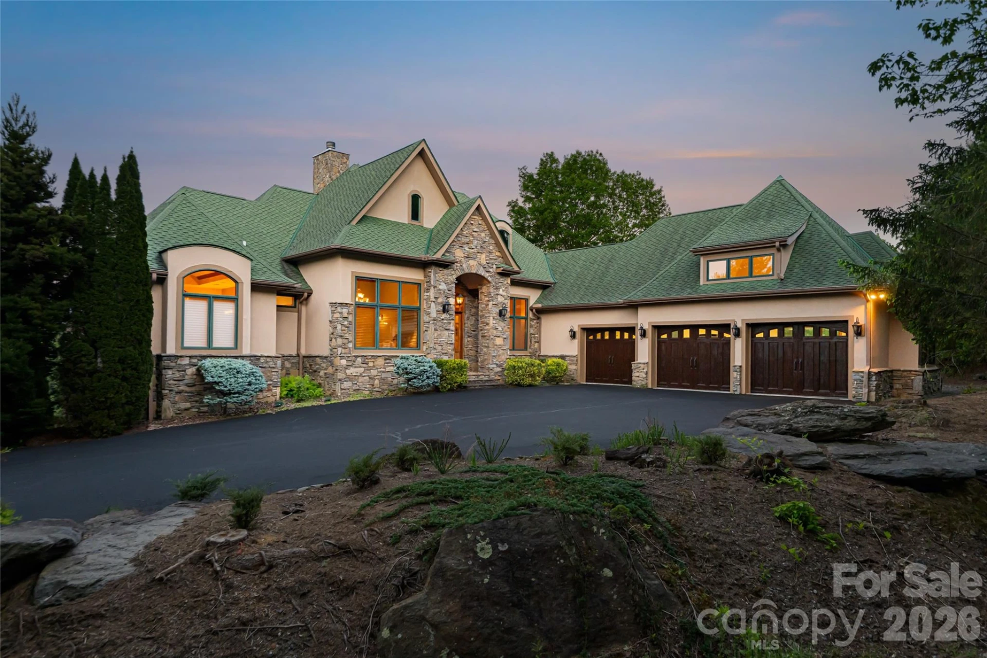 326 Summit Drive