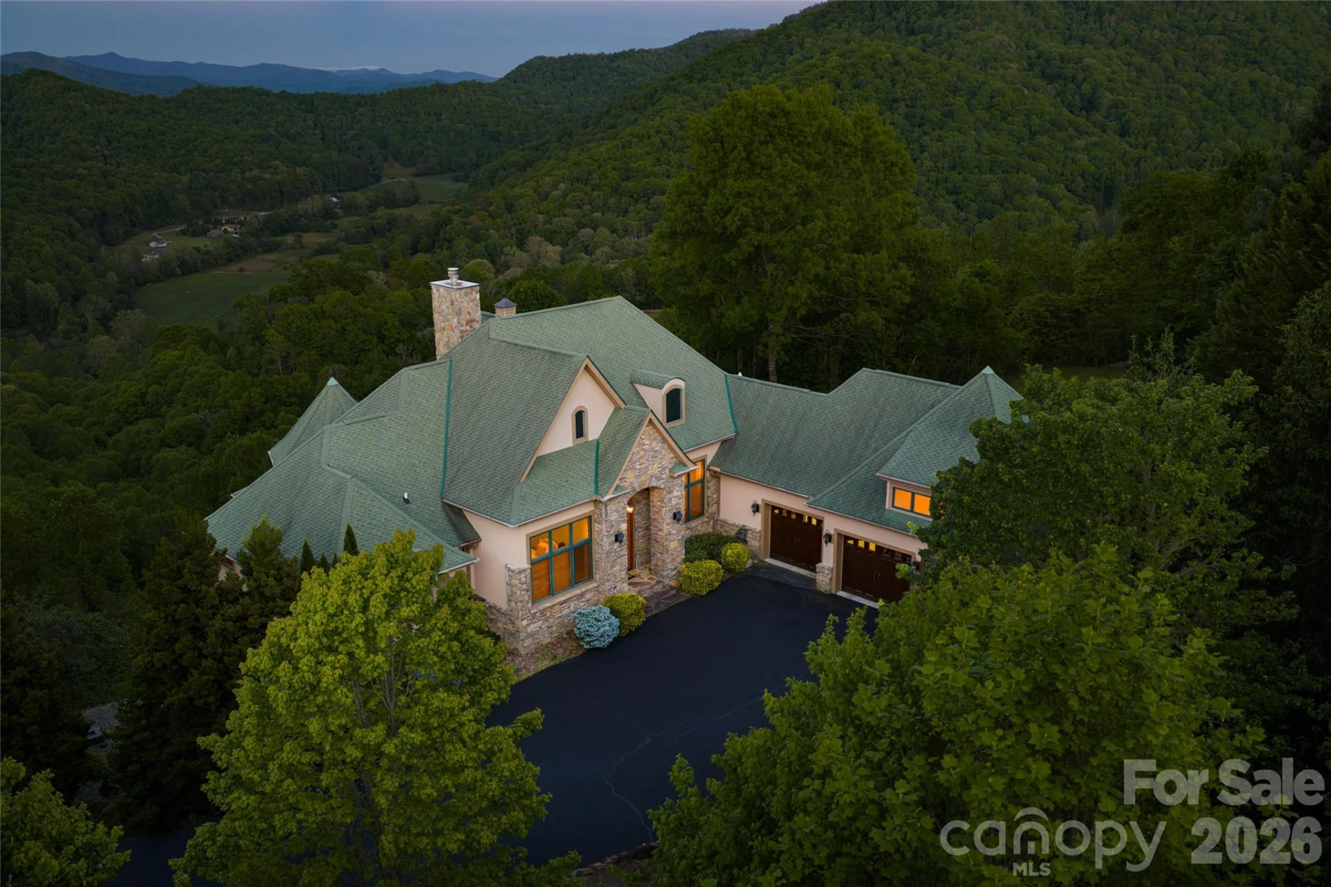 326 Summit Drive - Photo 4