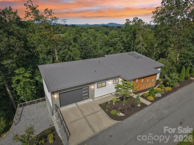 55 Laurel Spring Lane, Hendersonville, NC, 28739