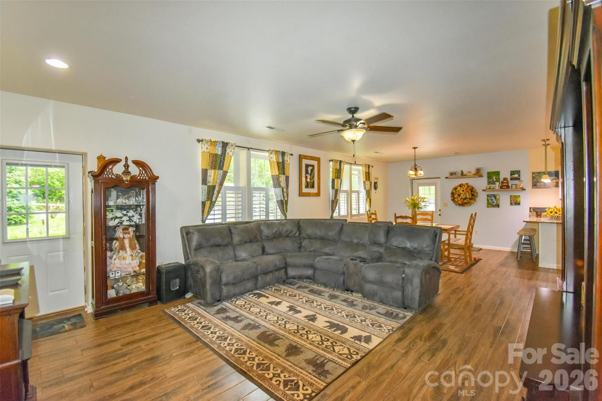 945 Country Club Road - Photo 5