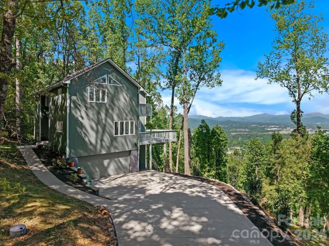 115 Chestnut Ridge Road