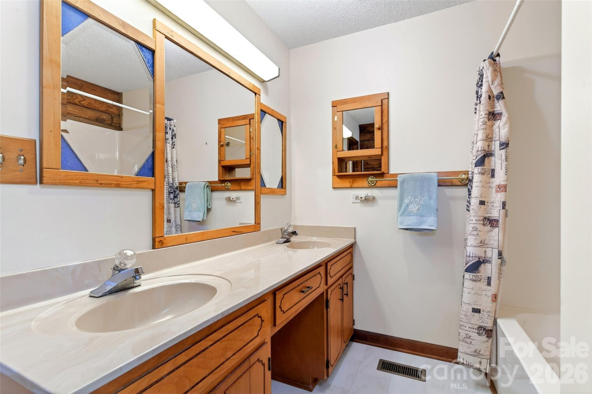 221 Hammer Hollow Drive - Photo 15