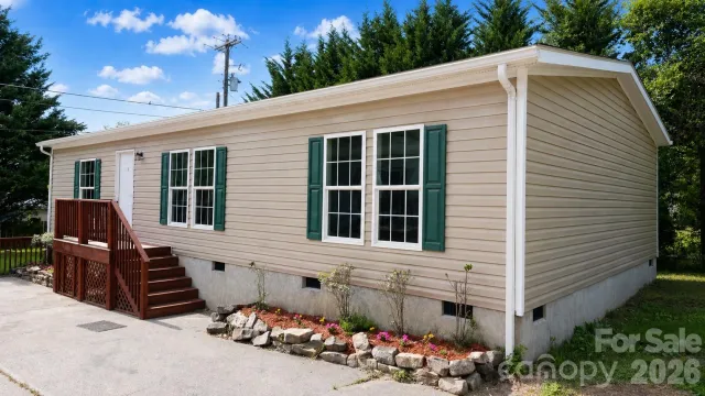 106 Central Avenue, Swannanoa, NC, 28778