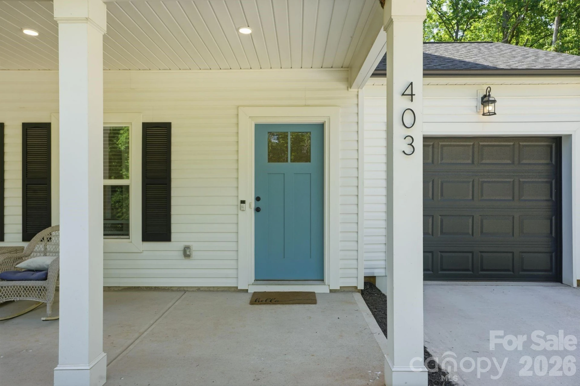 403 Sunset Drive - Photo 2