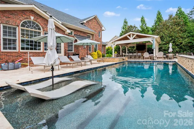 1022 Lake Forest Drive