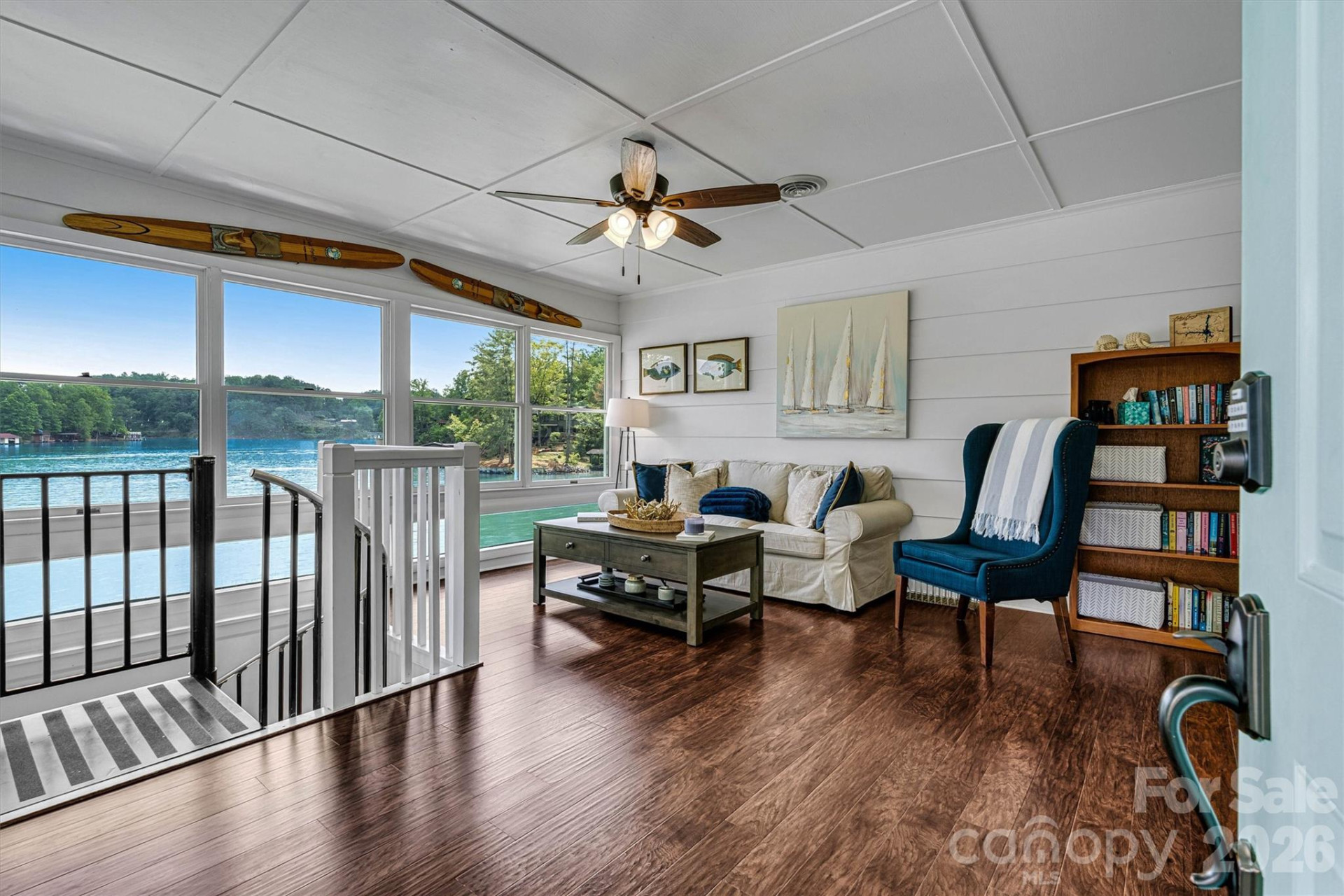 462 Charlotte Drive - Photo 4