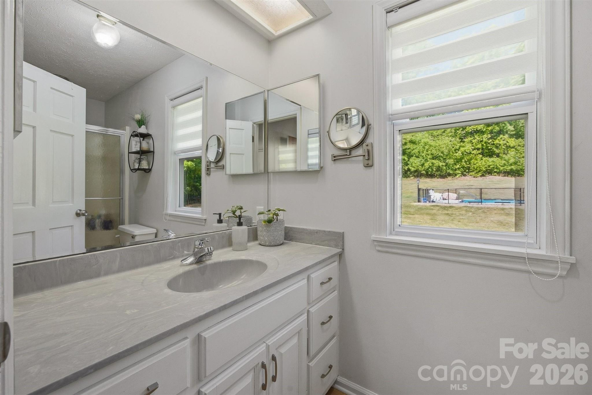 4938 Burkemont Road - Photo 12