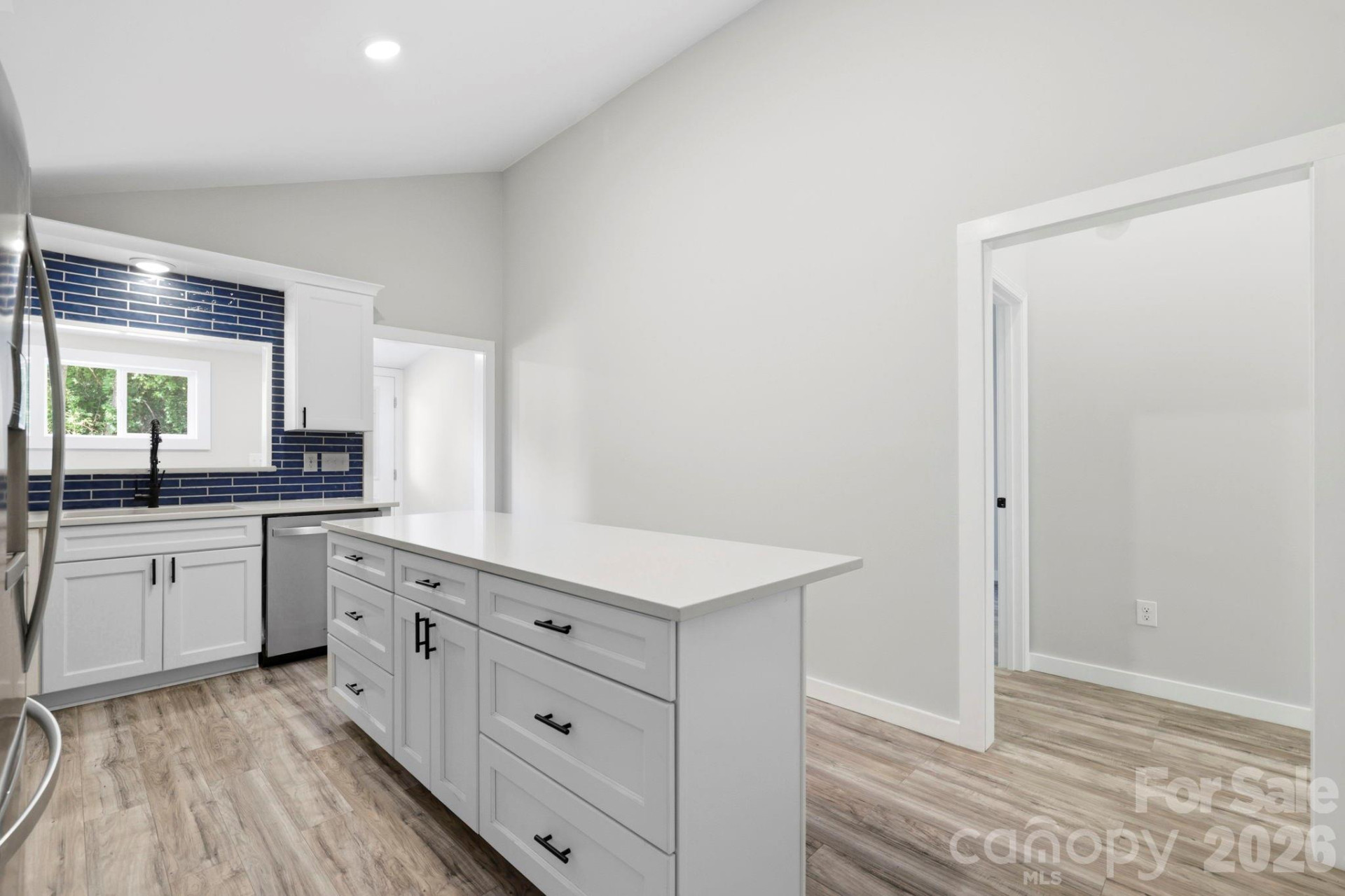 240 Court Street - Photo 4