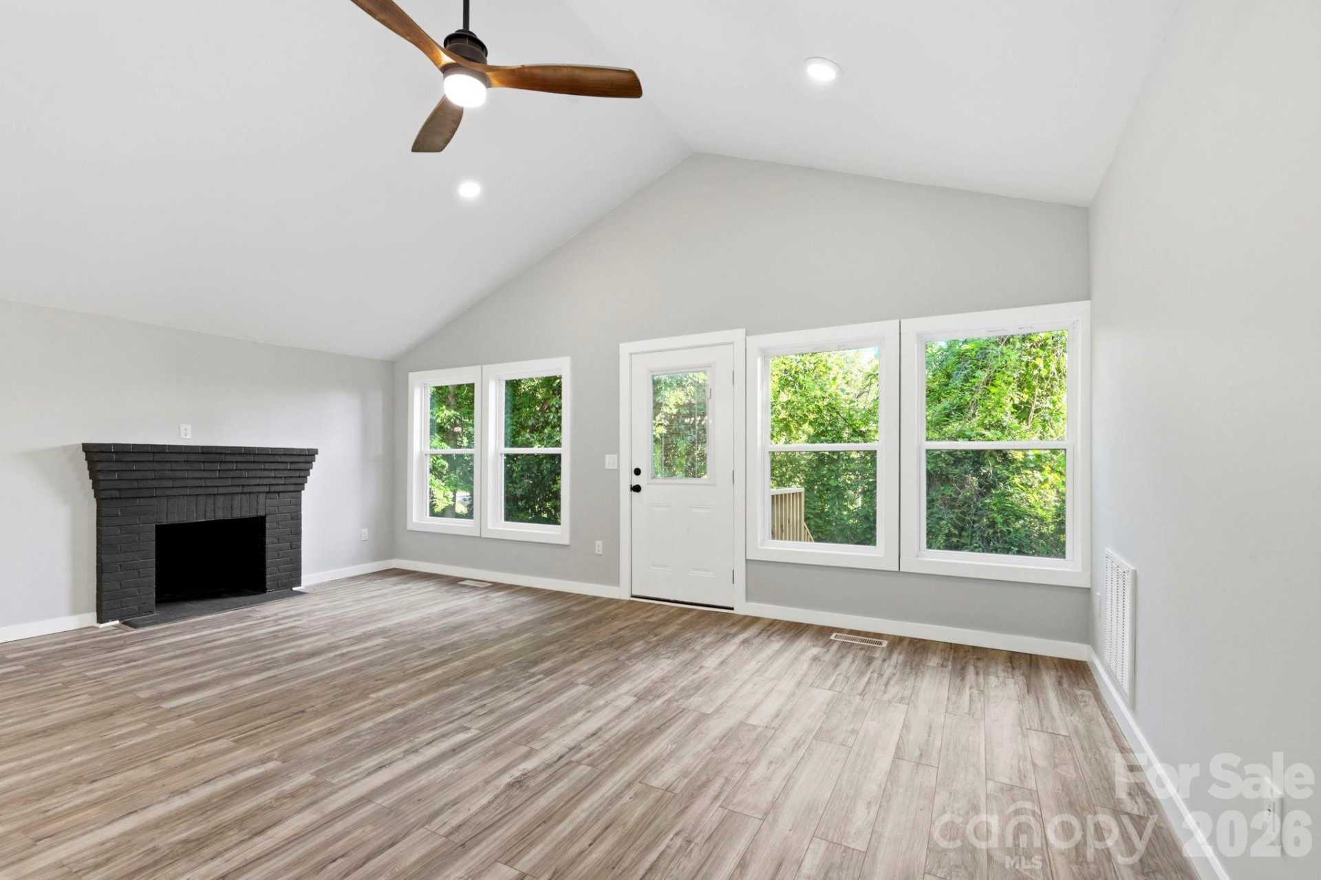 240 Court Street - Photo 7