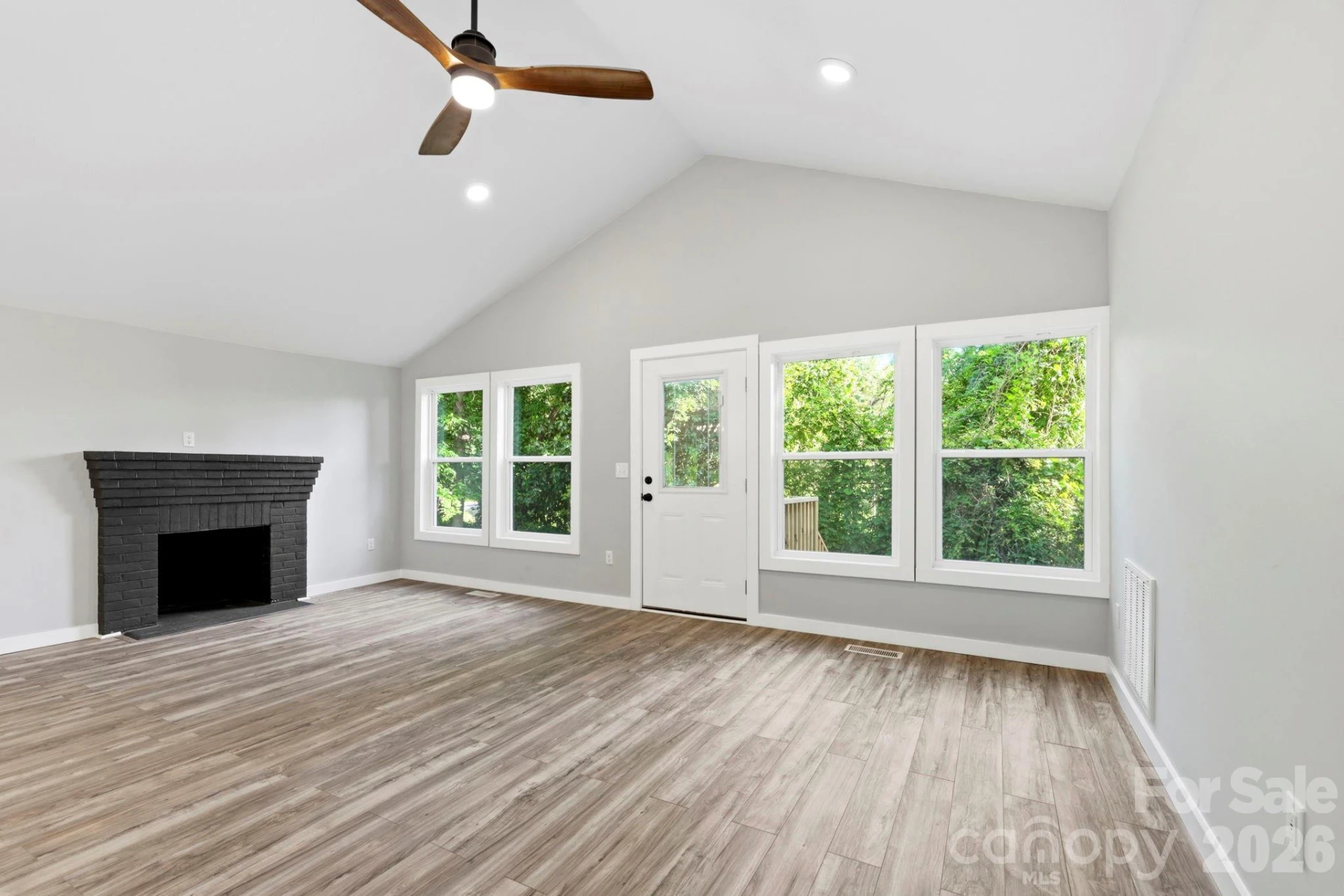 240 Court Street - Photo 9