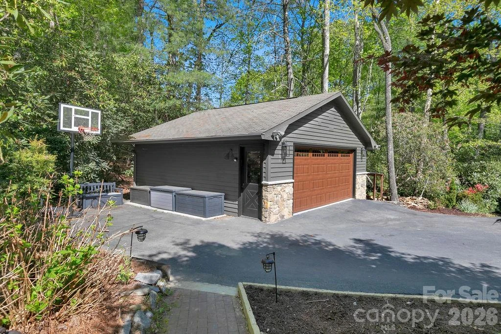 492 Falls Creek Road - Photo 2