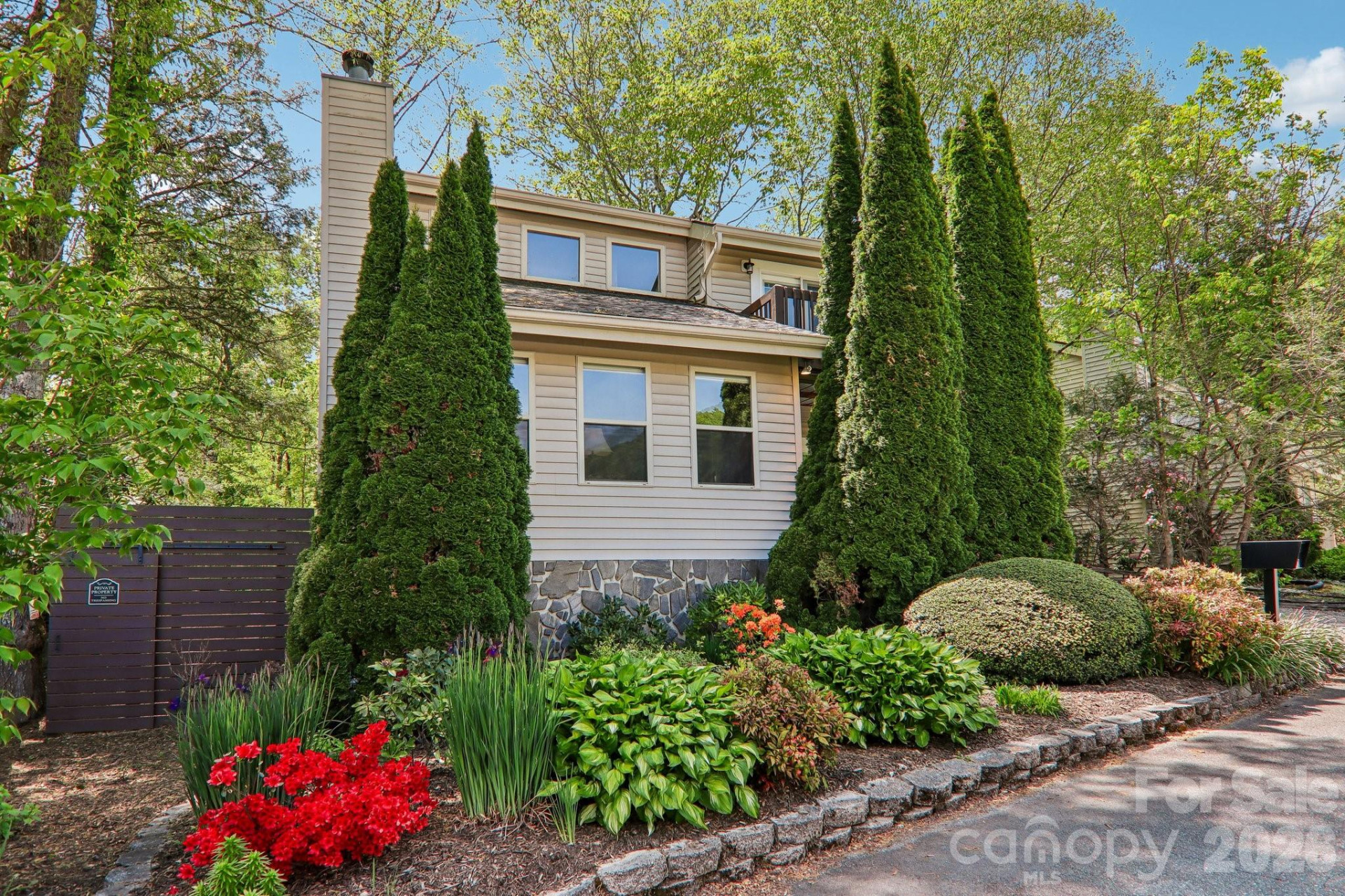 12 Indian Trace Road - Photo 2