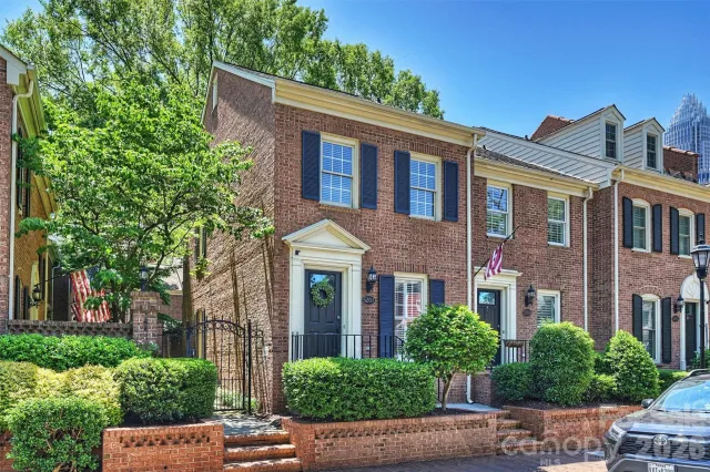 520 Poplar Street