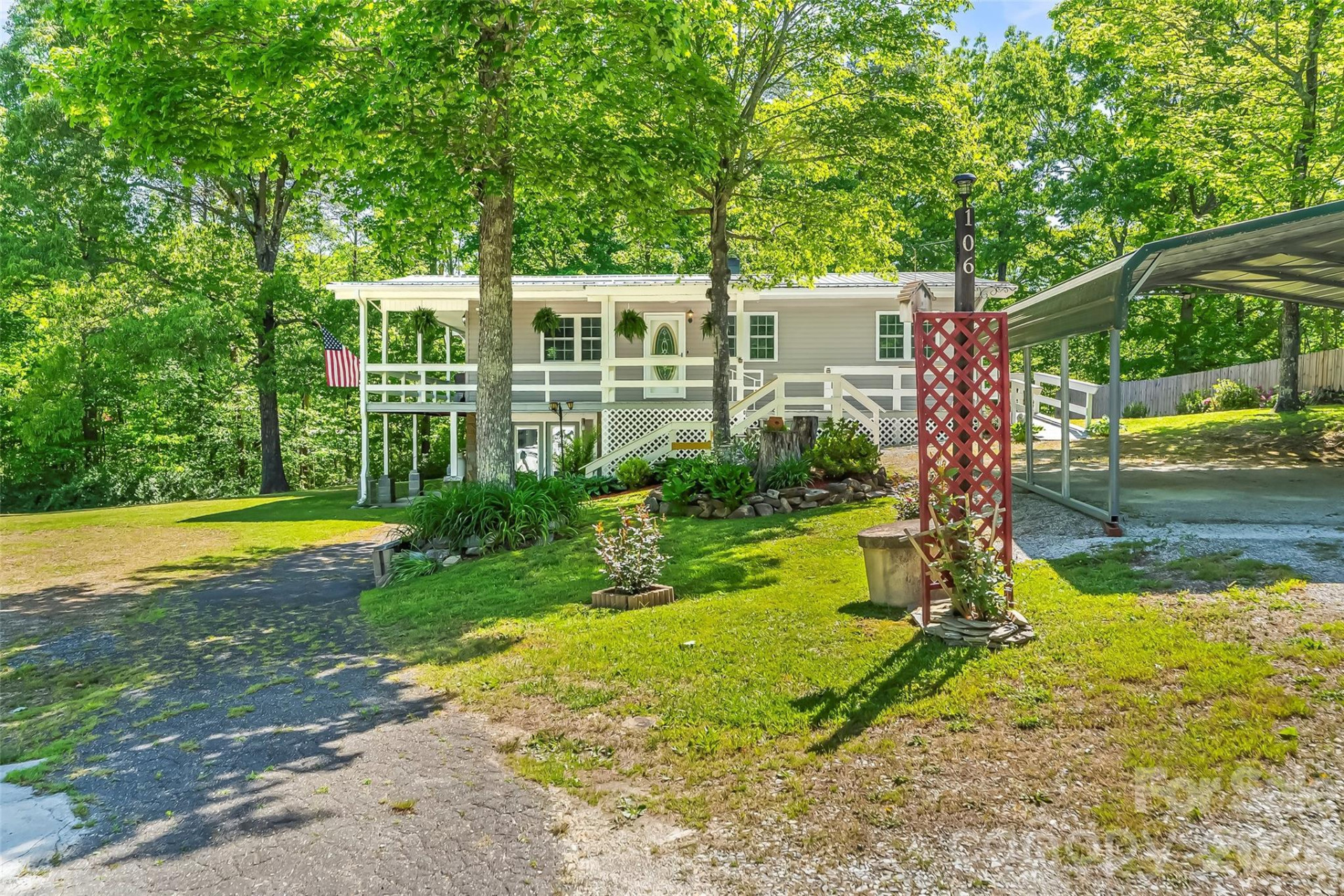 106 Silverstone Drive