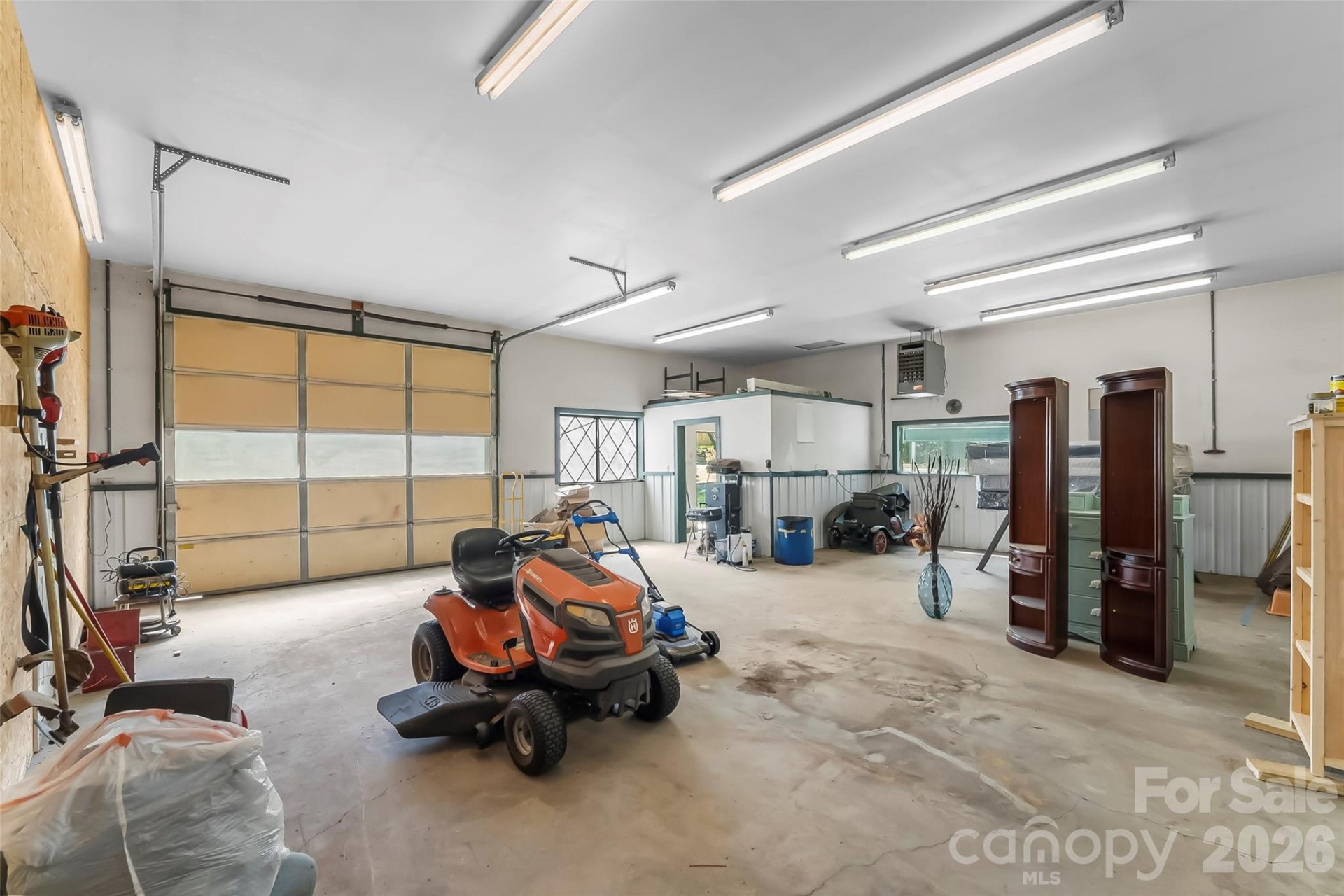 106 Silverstone Drive - Photo 24