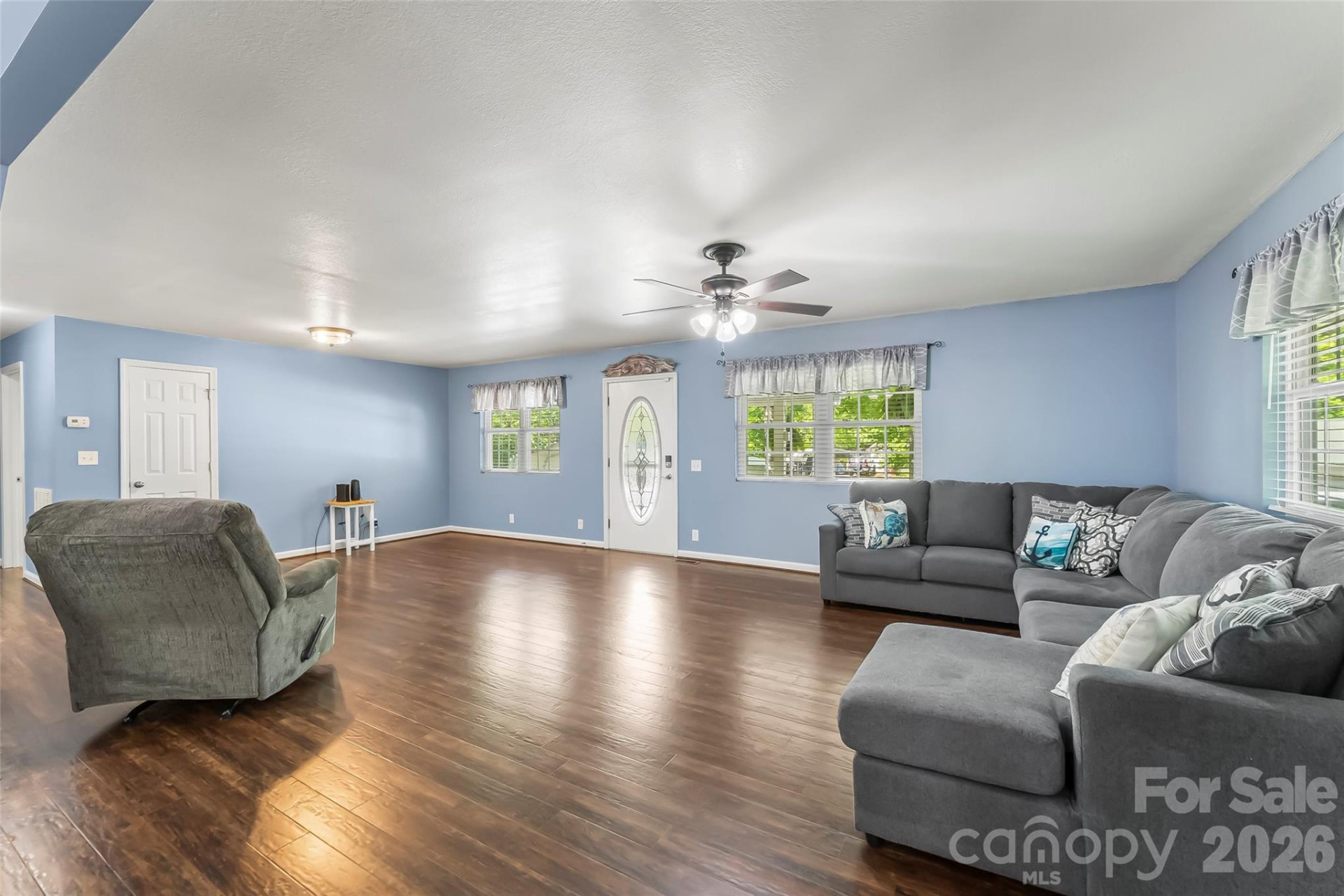 106 Silverstone Drive - Photo 7