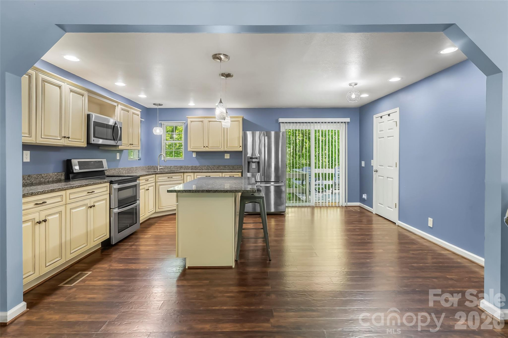 106 Silverstone Drive - Photo 9