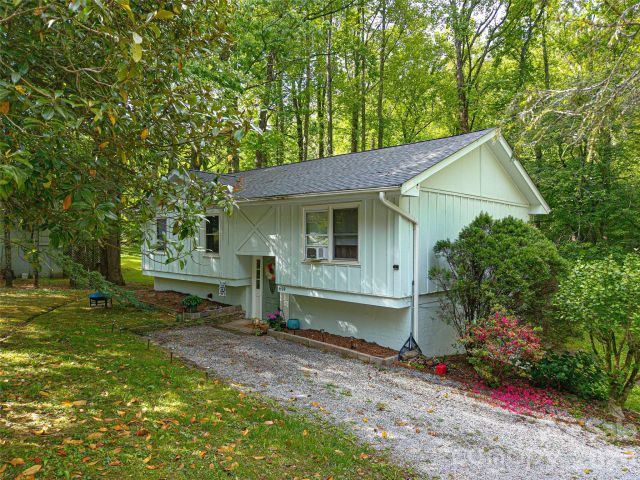 659 Salisbury Road, Hendersonville, NC, 28792