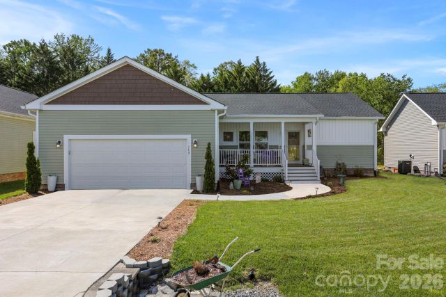 143 Beechnut Drive, Hendersonville, NC, 28739