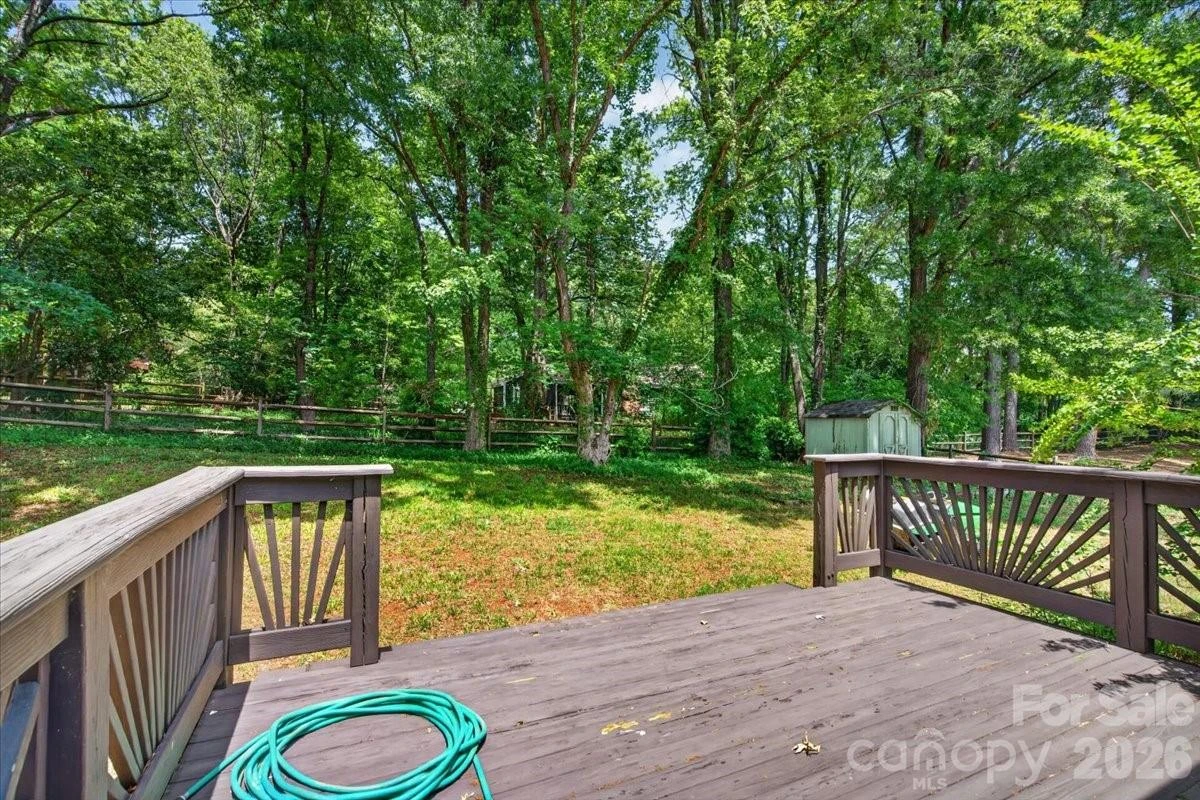 7615 Alexander Road - Photo 27