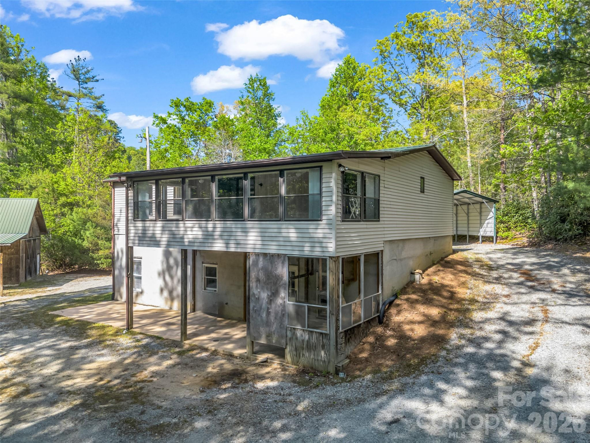 203 Rogat Road - Photo 4
