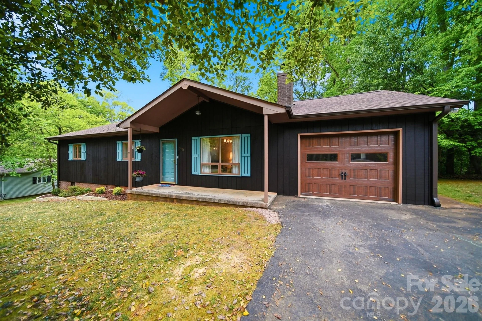 9197 Apache Drive