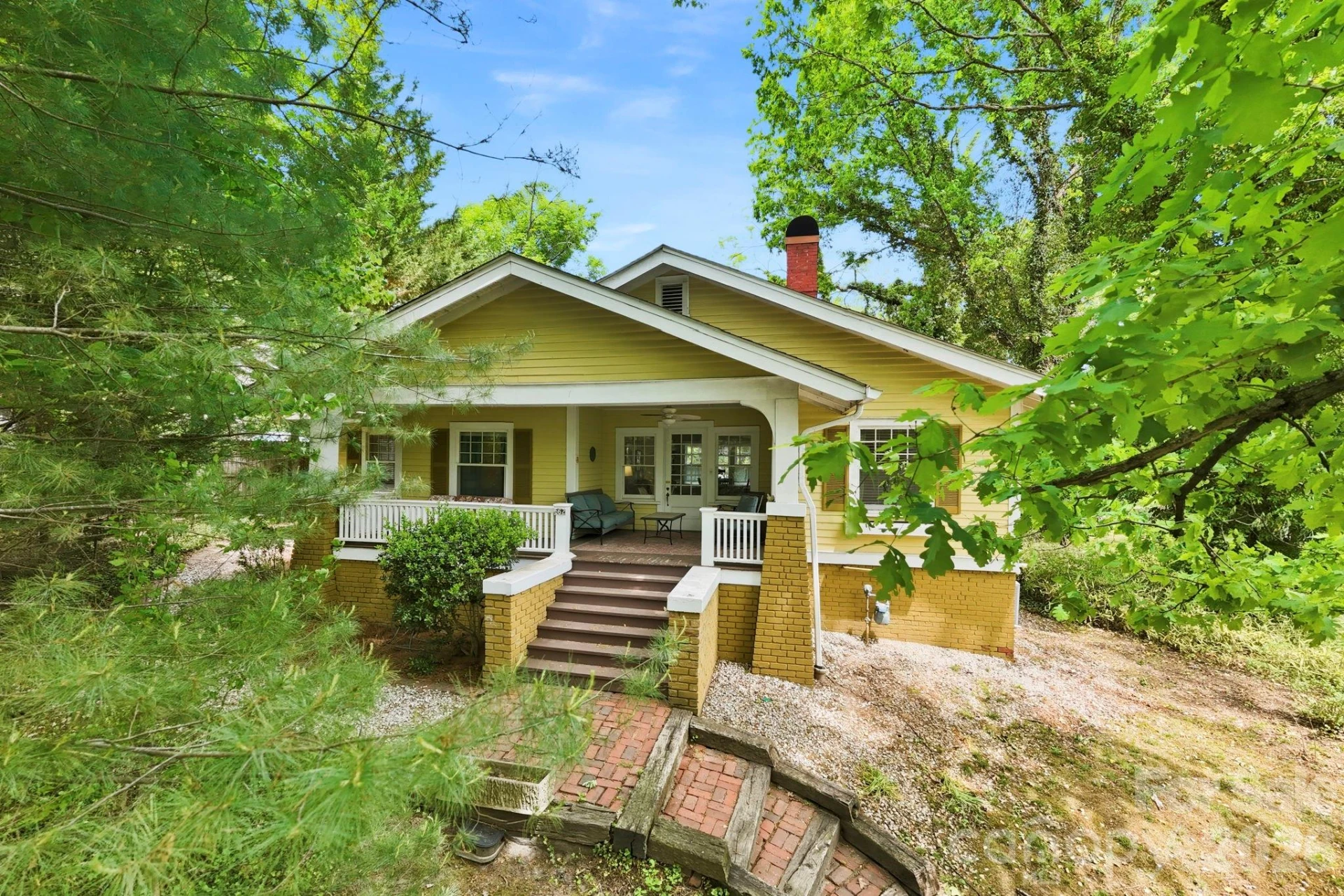 662 Biltmore Avenue