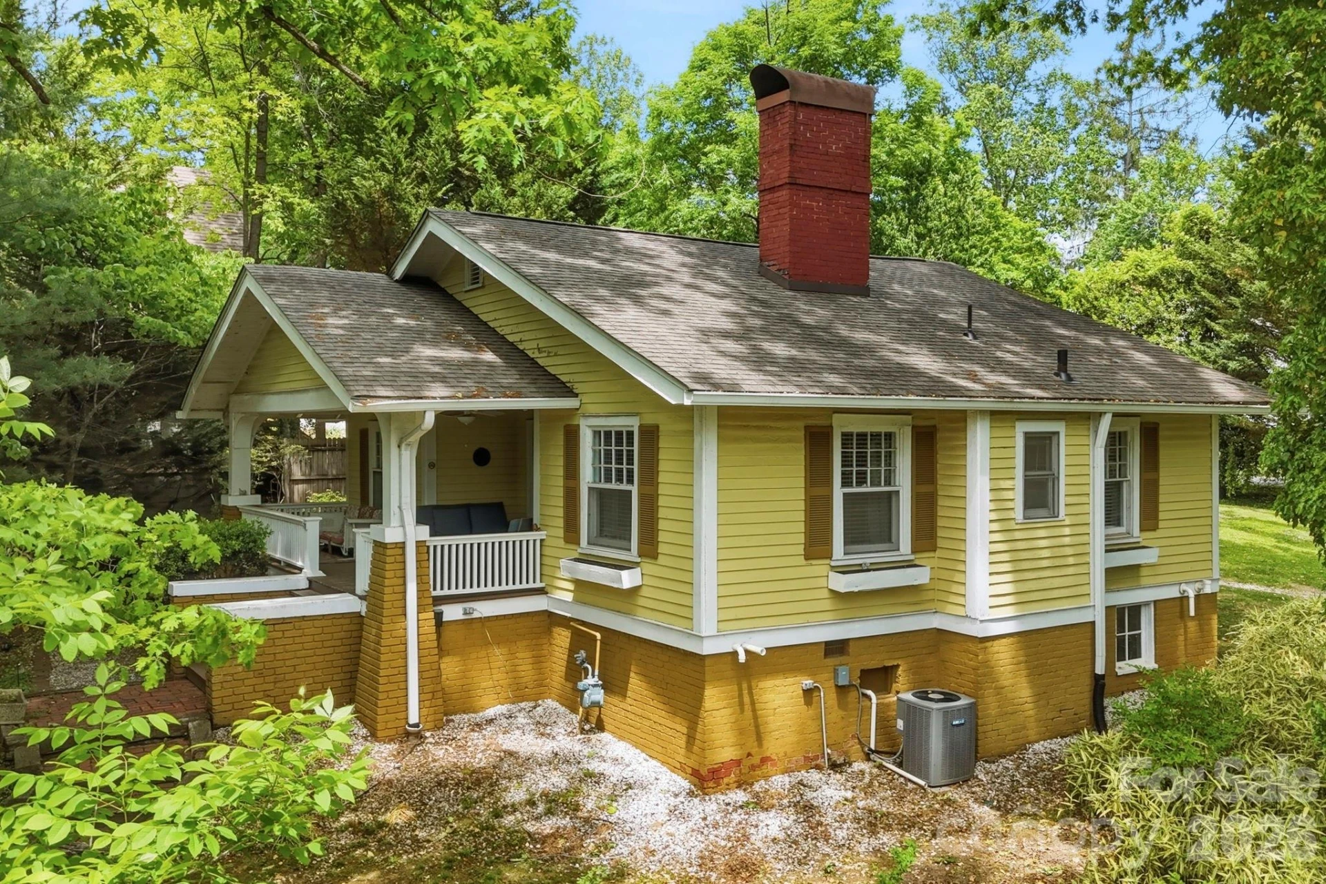 662 Biltmore Avenue - Photo 2