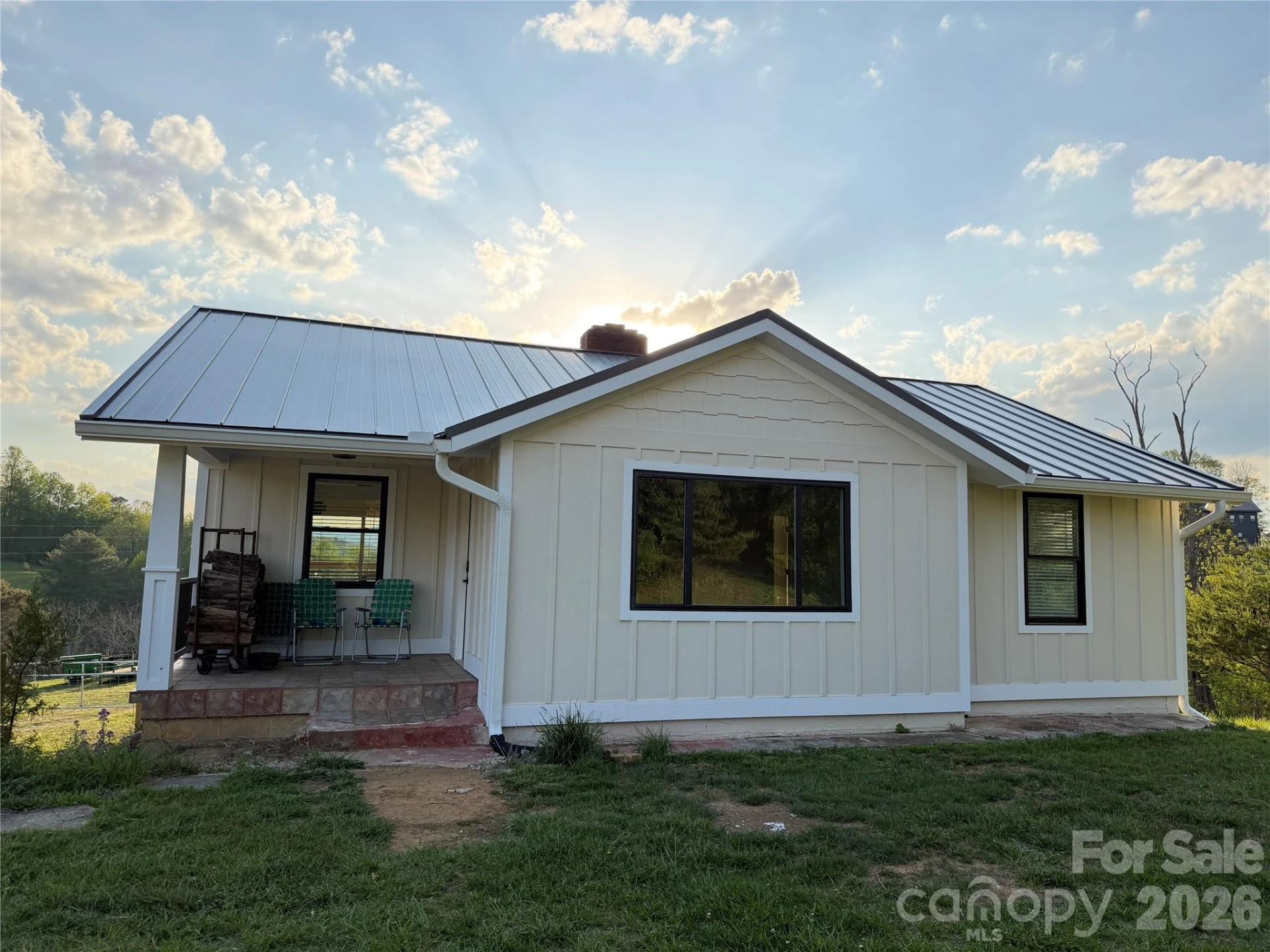 645 & 647 Haywood Road - Photo 11