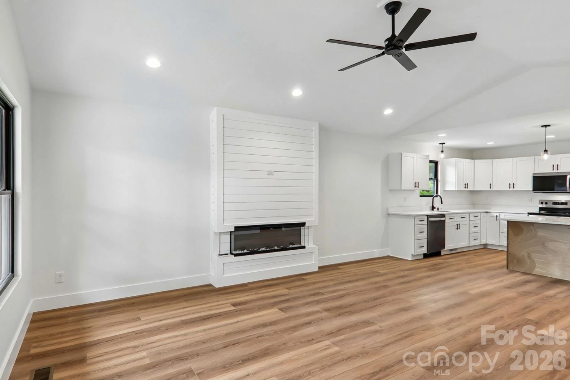124 N Main Street - Photo 6