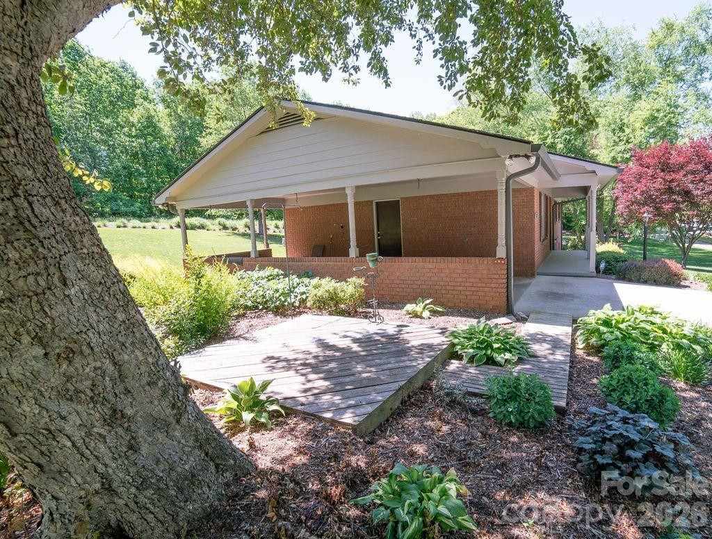 1802 Hopewell Road - Photo 4