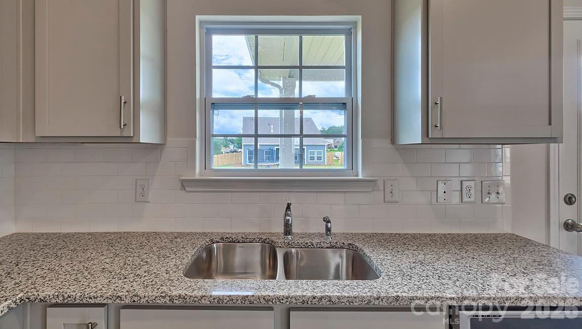 33 Queen Valley Way - Photo 7