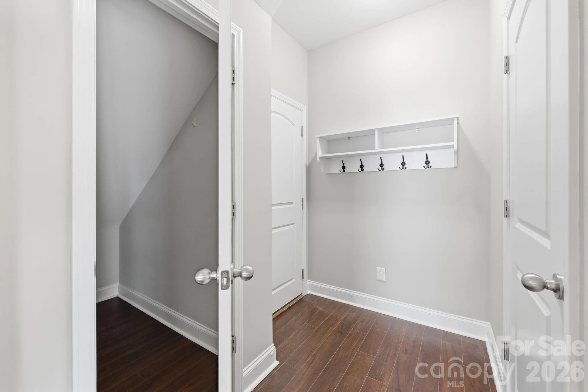 8207 Dumphries Drive - Photo 18