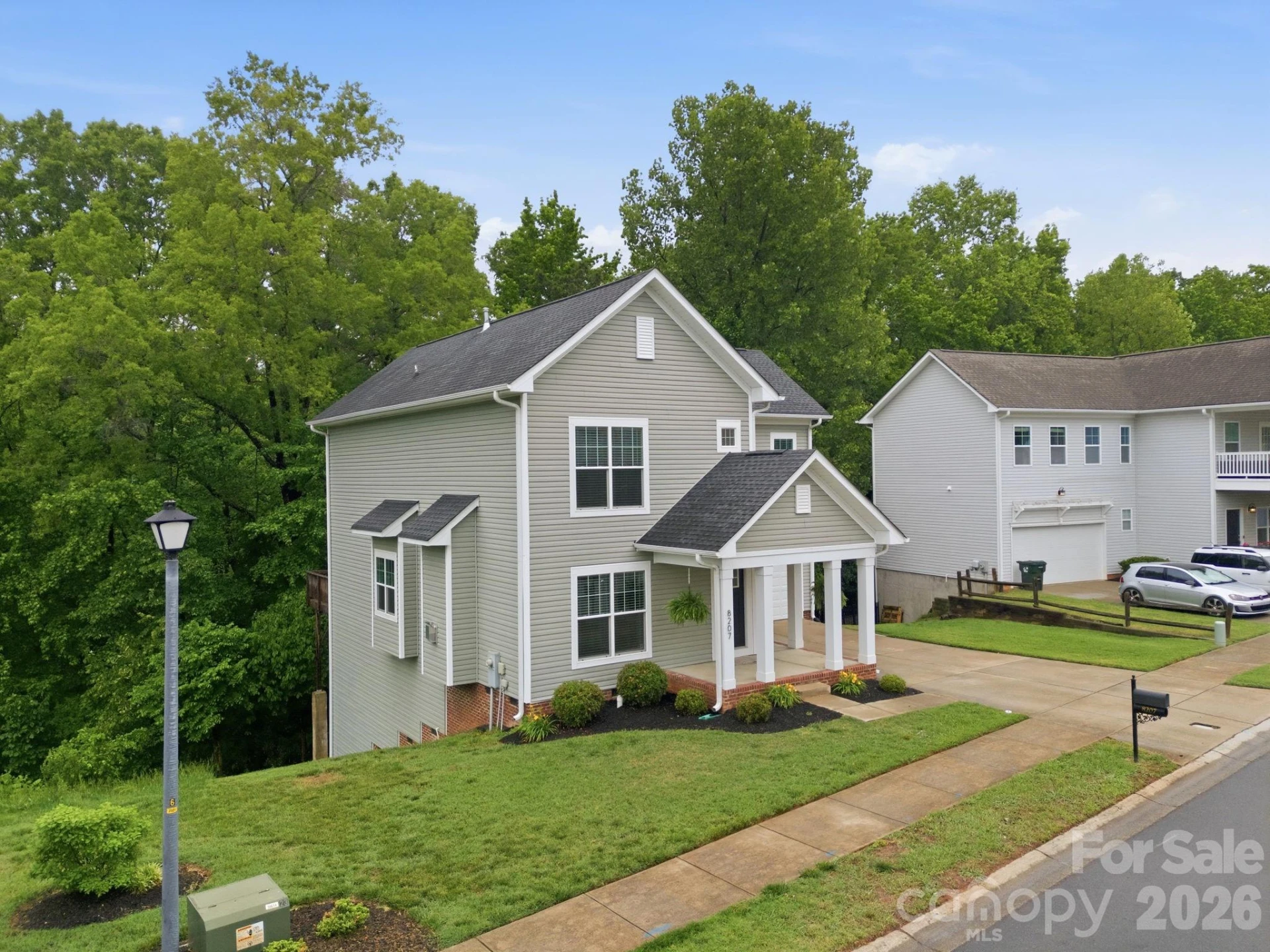 8207 Dumphries Drive - Photo 3