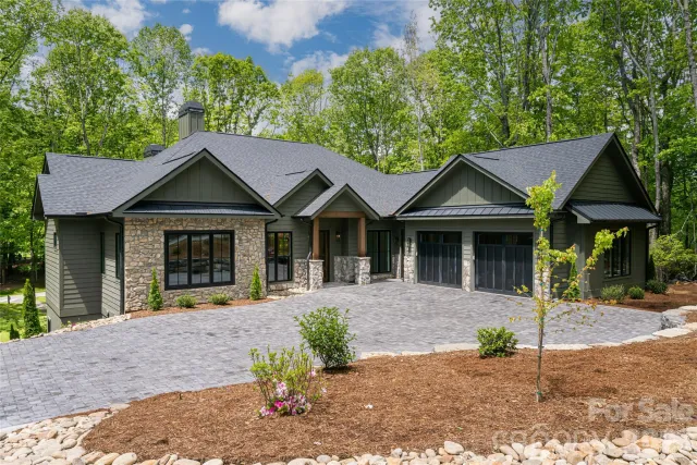 99 Little Cherokee Ridge, Hendersonville, NC, 28739
