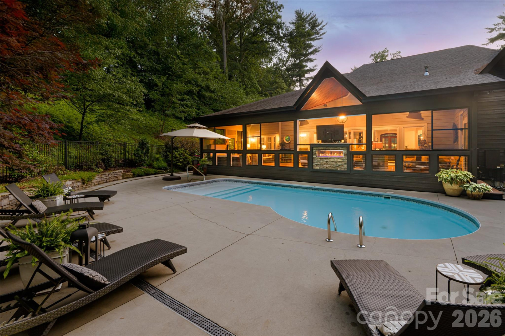 300 White Pine Drive - Photo 2