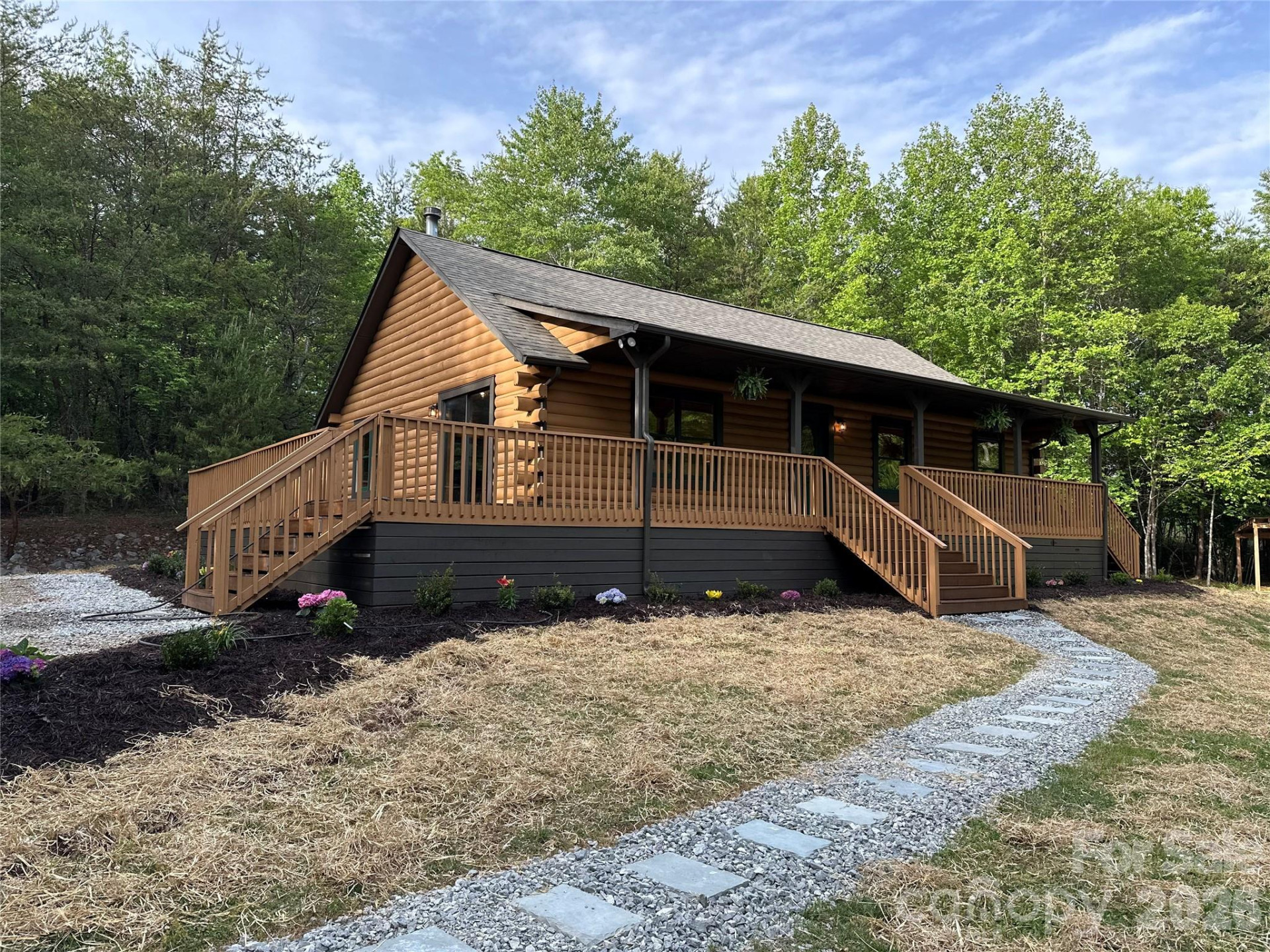 443 Cascades Parkway