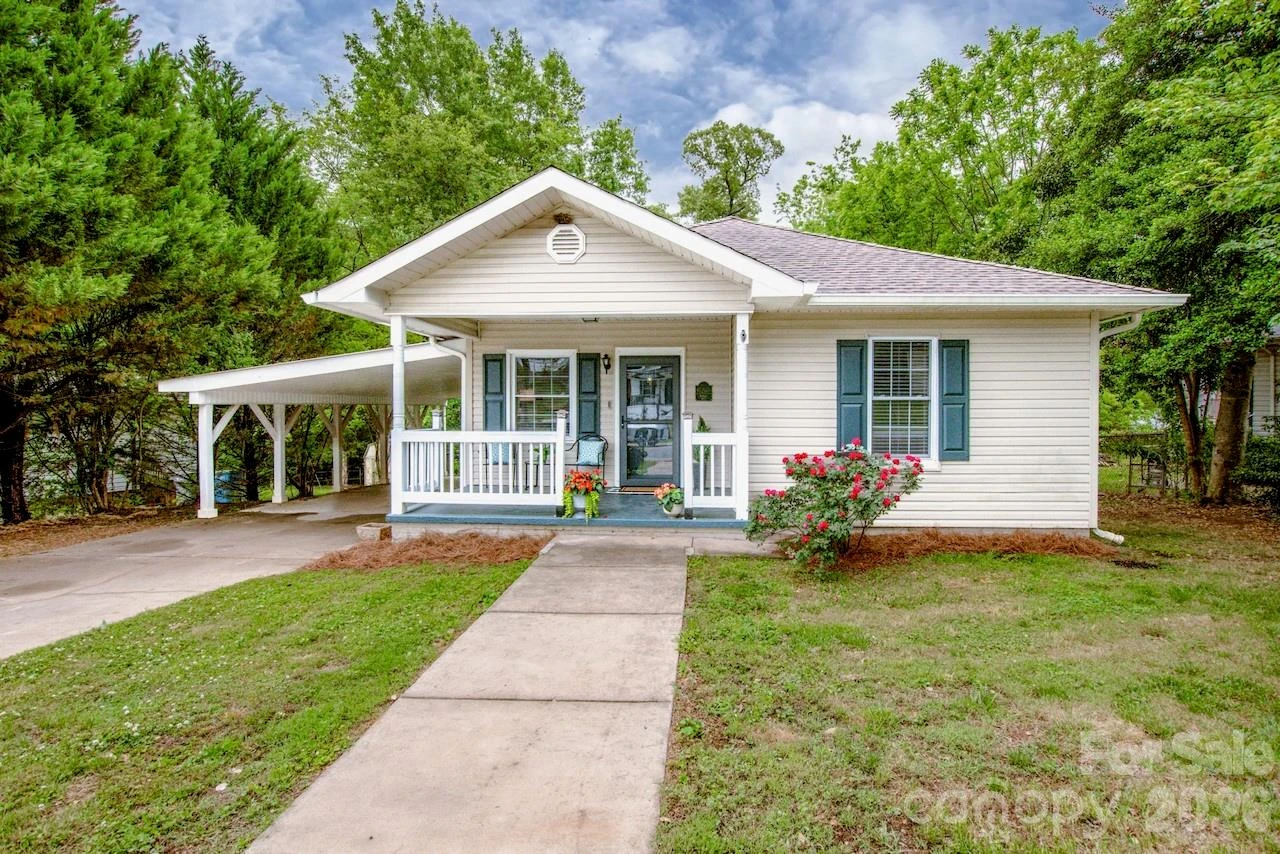 1204 Catawba Street - Photo 2